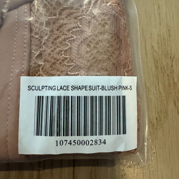 Pinsy Sculpting Lace Shapewear Bodysuit - Picture 4 of 6